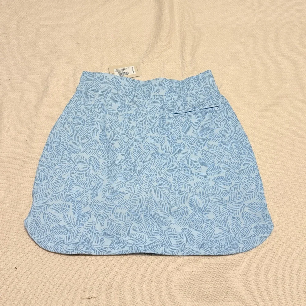NWT Peter Millar Alice Petal Hem Cottage Blue Fern Print‎ Womens XS Golf Skort